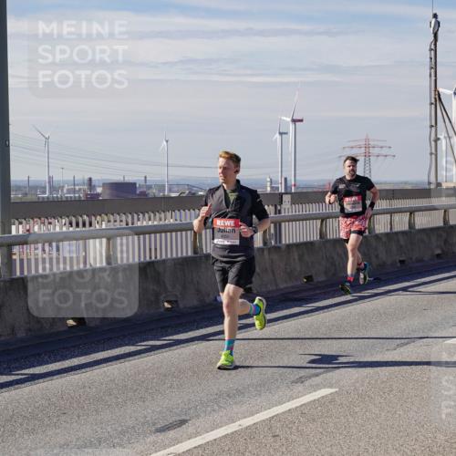03.10.2025 - Köhlbrandbrückenlauf Michael Burmester http://msf.ph/oto/9071158 03.10.2025 12:36:02 Position 2 4050 meine-sportfotos.de