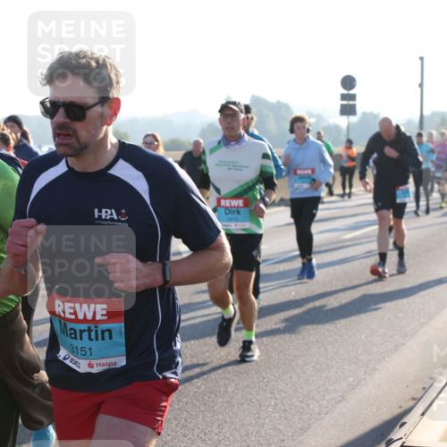 03.10.2025 - Köhlbrandbrückenlauf Lena Gebhardt http://msf.ph/oto/9071165 03.10.2025 09:24:34 Position 1 3398, 3151, 1813 meine-sportfotos.de