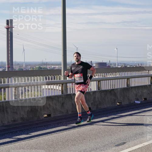 03.10.2025 - Köhlbrandbrückenlauf Michael Burmester http://msf.ph/oto/9071172 03.10.2025 12:36:04 Position 2 6100 meine-sportfotos.de