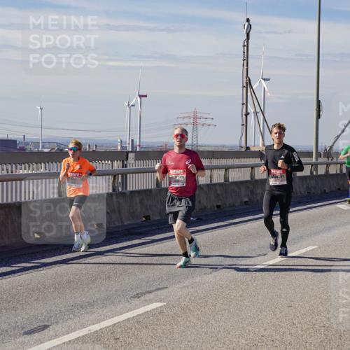 03.10.2025 - Köhlbrandbrückenlauf Michael Burmester http://msf.ph/oto/9071183 03.10.2025 12:36:06 Position 2 9, 6016 meine-sportfotos.de