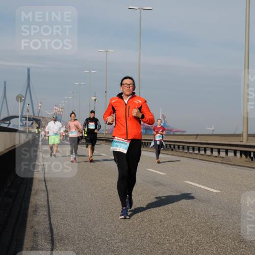 03.10.2025 - Köhlbrandbrückenlauf Fabian Wolf http://msf.ph/oto/9071186 03.10.2025 10:12:59 Position 3 2211 meine-sportfotos.de