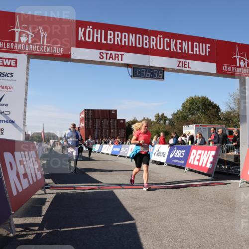 03.10.2025 - Köhlbrandbrückenlauf Lena Gebhardt http://msf.ph/oto/9071192 03.10.2025 13:36:37 Ziel 4735, 5199, 5278, 5585, 5767, 6003, 6004, 6023, 6825 meine-sportfotos.de