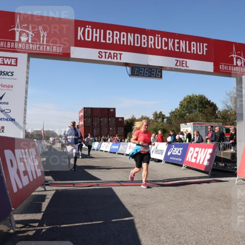 03.10.2025 - Köhlbrandbrückenlauf Lena Gebhardt http://msf.ph/oto/9071206 03.10.2025 13:36:37 Ziel 4735, 5199, 5278, 5585, 5767, 6003, 6004, 6023, 6825 meine-sportfotos.de