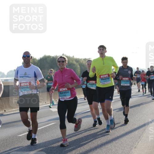 03.10.2025 - Köhlbrandbrückenlauf Jannik Wohlers http://msf.ph/oto/9071213 03.10.2025 09:17:47 Position 3 1331, 1567, 1566, 1335, 1111 meine-sportfotos.de