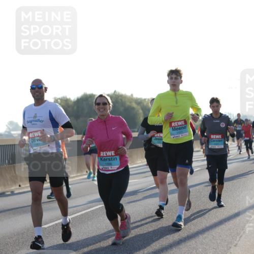 03.10.2025 - Köhlbrandbrückenlauf Jannik Wohlers http://msf.ph/oto/9071228 03.10.2025 09:17:48 Position 3 1331, 1567, 1566, 1111, 1335 meine-sportfotos.de