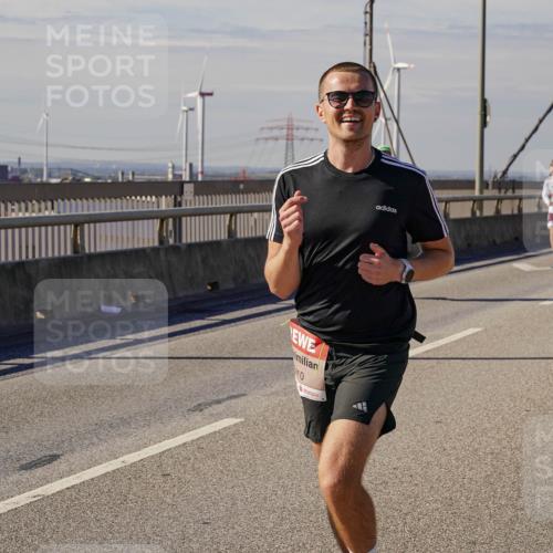 03.10.2025 - Köhlbrandbrückenlauf Michael Burmester http://msf.ph/oto/9071230 03.10.2025 12:36:09 Position 2 10 meine-sportfotos.de