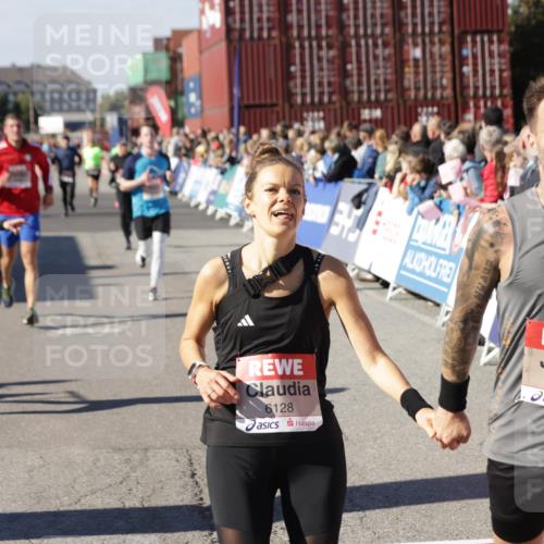 03.10.2025 - Köhlbrandbrückenlauf Jannik Wohlers http://msf.ph/oto/9071236 03.10.2025 13:15:00 Ziel 4224, 4232, 4244, 4282, 4406, 4784, 4890, 5054, 5173, 5525, 5535, 5737, 5760, 5761, 6017, 6128, 6129, 6293, 6454, 6810, 6815 meine-sportfotos.de