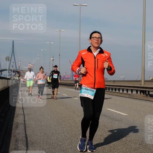03.10.2025 - Köhlbrandbrückenlauf Fabian Wolf http://msf.ph/oto/9071245 03.10.2025 10:13:01 Position 3 2211 meine-sportfotos.de