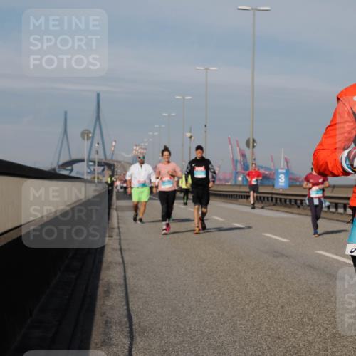 03.10.2025 - Köhlbrandbrückenlauf Fabian Wolf http://msf.ph/oto/9071264 03.10.2025 10:13:02 Position 3 2211 meine-sportfotos.de