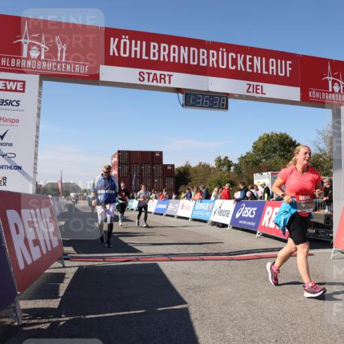 03.10.2025 - Köhlbrandbrückenlauf Lena Gebhardt http://msf.ph/oto/9071268 03.10.2025 13:36:38 Ziel 4735, 5199, 5278, 5585, 5767, 6003, 6004, 6023, 6825 meine-sportfotos.de