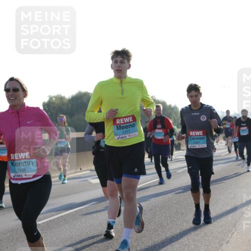 03.10.2025 - Köhlbrandbrückenlauf Jannik Wohlers http://msf.ph/oto/9071278 03.10.2025 09:17:48 Position 3 1566, 1111, 2587 meine-sportfotos.de