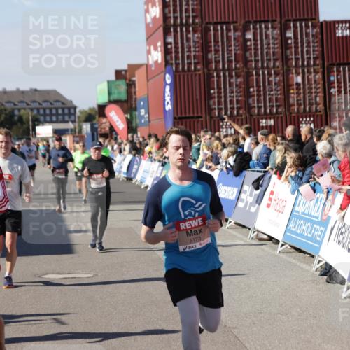 03.10.2025 - Köhlbrandbrückenlauf Jannik Wohlers http://msf.ph/oto/9071294 03.10.2025 13:15:03 Ziel 4090, 4232, 4244, 4282, 4406, 4784, 5054, 5173, 5737, 6017, 6128, 6129, 6189, 6249, 6252, 6293, 6454, 6810, 6815 meine-sportfotos.de