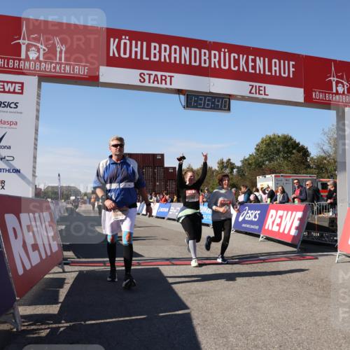 03.10.2025 - Köhlbrandbrückenlauf Lena Gebhardt http://msf.ph/oto/9071298 03.10.2025 13:36:40 Ziel 4735, 4974, 5199, 5278, 5585, 5767, 6023, 6825 meine-sportfotos.de