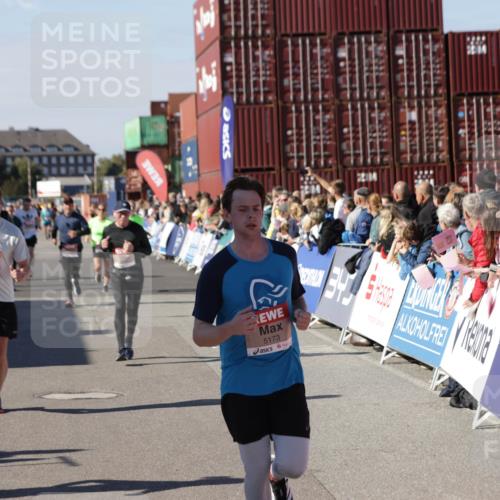 03.10.2025 - Köhlbrandbrückenlauf Jannik Wohlers http://msf.ph/oto/9071301 03.10.2025 13:15:03 Ziel 4090, 4232, 4244, 4282, 4406, 4784, 5054, 5173, 5737, 6017, 6128, 6129, 6189, 6249, 6252, 6293, 6454, 6810, 6815 meine-sportfotos.de