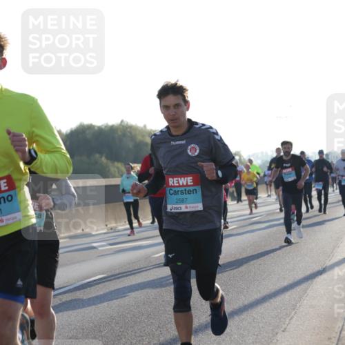 03.10.2025 - Köhlbrandbrückenlauf Jannik Wohlers http://msf.ph/oto/9071305 03.10.2025 09:17:49 Position 3 1111, 2587 meine-sportfotos.de