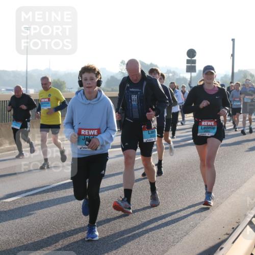 03.10.2025 - Köhlbrandbrückenlauf Lena Gebhardt http://msf.ph/oto/9071318 03.10.2025 09:24:36 Position 1 3052, 2050 meine-sportfotos.de