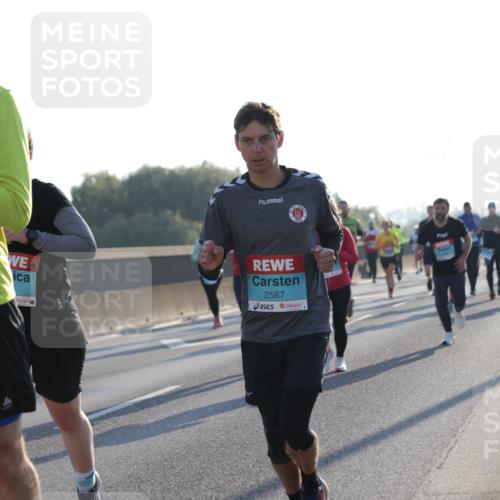 03.10.2025 - Köhlbrandbrückenlauf Jannik Wohlers http://msf.ph/oto/9071321 03.10.2025 09:17:49 Position 3 1111, 2587 meine-sportfotos.de