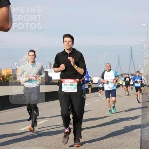 03.10.2025 - Köhlbrandbrückenlauf Jannik Wohlers http://msf.ph/oto/9071322 03.10.2025 09:49:40 Position 3 1767 meine-sportfotos.de