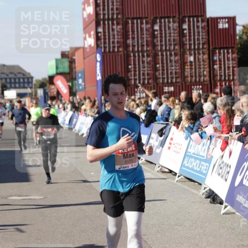 03.10.2025 - Köhlbrandbrückenlauf Jannik Wohlers http://msf.ph/oto/9071324 03.10.2025 13:15:03 Ziel 4090, 4232, 4244, 4282, 4406, 4784, 5054, 5173, 5737, 6017, 6128, 6129, 6189, 6249, 6252, 6293, 6454, 6810, 6815 meine-sportfotos.de