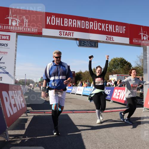03.10.2025 - Köhlbrandbrückenlauf Lena Gebhardt http://msf.ph/oto/9071353 03.10.2025 13:36:41 Ziel 4735, 4974, 5199, 5278, 5585, 5767, 6023, 6825 meine-sportfotos.de