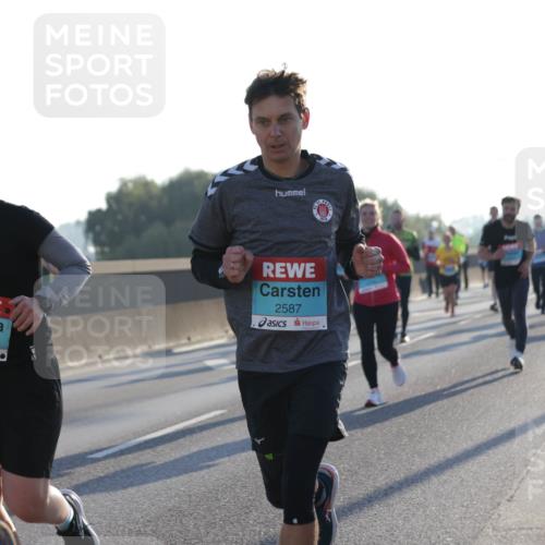 03.10.2025 - Köhlbrandbrückenlauf Jannik Wohlers http://msf.ph/oto/9071357 03.10.2025 09:17:50 Position 3 91, 1335, 2587 meine-sportfotos.de