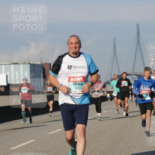 03.10.2025 - Köhlbrandbrückenlauf Jannik Wohlers http://msf.ph/oto/9071391 03.10.2025 09:49:42 Position 3 1351 meine-sportfotos.de