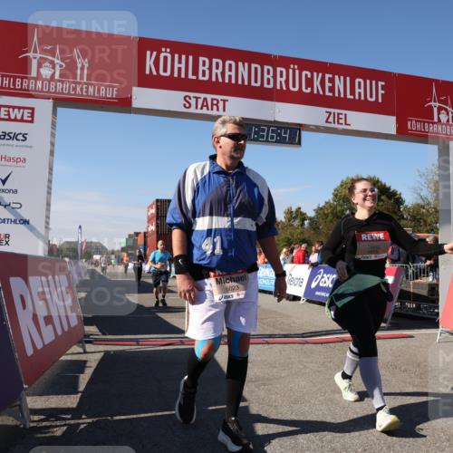03.10.2025 - Köhlbrandbrückenlauf Lena Gebhardt http://msf.ph/oto/9071393 03.10.2025 13:36:42 Ziel 4974, 5199, 5278, 5585, 5767, 6023, 6825 meine-sportfotos.de