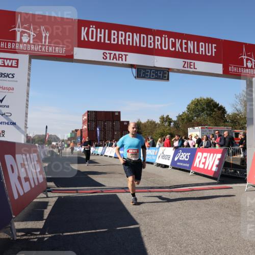 03.10.2025 - Köhlbrandbrückenlauf Lena Gebhardt http://msf.ph/oto/9071417 03.10.2025 13:36:44 Ziel 4974, 5199, 5278, 5585, 5767, 6023, 6825 meine-sportfotos.de