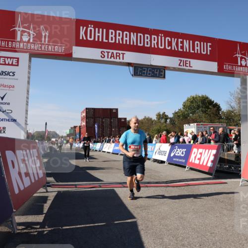 03.10.2025 - Köhlbrandbrückenlauf Lena Gebhardt http://msf.ph/oto/9071445 03.10.2025 13:36:44 Ziel 4974, 5199, 5278, 5585, 5767, 6023, 6825 meine-sportfotos.de