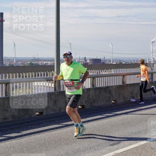 03.10.2025 - Köhlbrandbrückenlauf Michael Burmester http://msf.ph/oto/9071452 03.10.2025 12:36:28 Position 2 957 meine-sportfotos.de