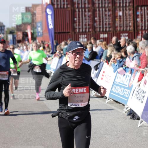 03.10.2025 - Köhlbrandbrückenlauf Jannik Wohlers http://msf.ph/oto/9071465 03.10.2025 13:15:06 Ziel 4090, 4232, 4244, 4282, 4784, 5173, 5186, 5737, 6017, 6128, 6129, 6189, 6249, 6252, 6370, 6454, 6591, 6810, 6815 meine-sportfotos.de