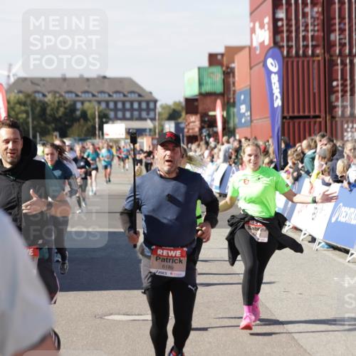 03.10.2025 - Köhlbrandbrückenlauf Jannik Wohlers http://msf.ph/oto/9071493 03.10.2025 13:15:08 Ziel 4090, 4232, 4244, 4282, 4784, 5173, 5186, 5737, 6128, 6129, 6189, 6249, 6252, 6370, 6454, 6591, 6810 meine-sportfotos.de