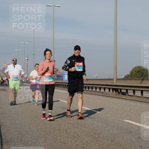 03.10.2025 - Köhlbrandbrückenlauf Fabian Wolf http://msf.ph/oto/9071498 03.10.2025 10:13:06 Position 3 2568, 2569 meine-sportfotos.de