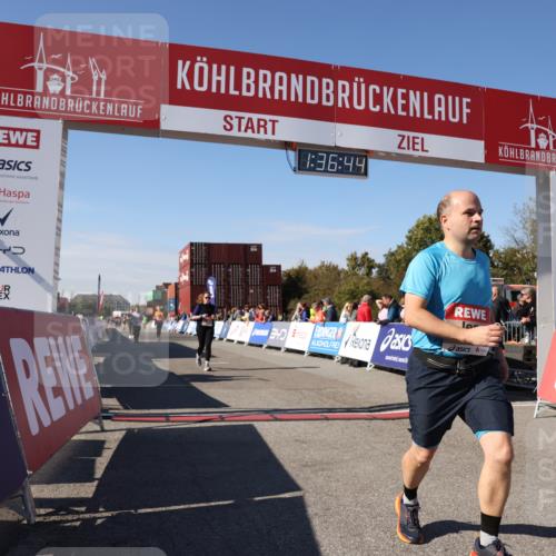 03.10.2025 - Köhlbrandbrückenlauf Lena Gebhardt http://msf.ph/oto/9071506 03.10.2025 13:36:45 Ziel 4974, 5199, 5585, 5767, 5808, 6023, 6825 meine-sportfotos.de