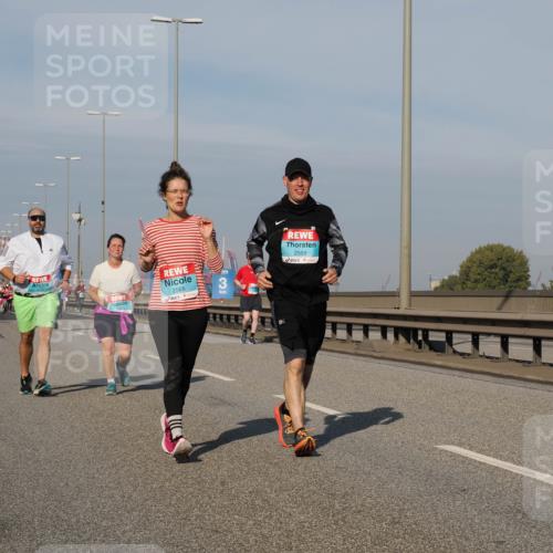 03.10.2025 - Köhlbrandbrückenlauf Fabian Wolf http://msf.ph/oto/9071515 03.10.2025 10:13:06 Position 3 2568, 3, 2569 meine-sportfotos.de