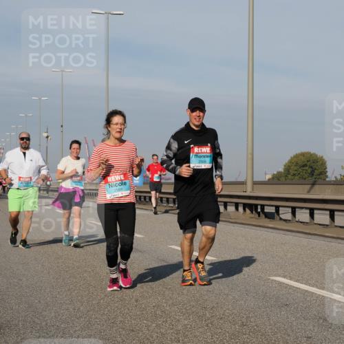 03.10.2025 - Köhlbrandbrückenlauf Fabian Wolf http://msf.ph/oto/9071523 03.10.2025 10:13:07 Position 3 2568, 2569 meine-sportfotos.de