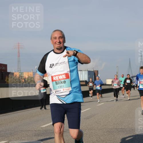 03.10.2025 - Köhlbrandbrückenlauf Jannik Wohlers http://msf.ph/oto/9071525 03.10.2025 09:49:43 Position 3 1351 meine-sportfotos.de