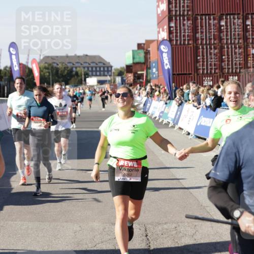 03.10.2025 - Köhlbrandbrückenlauf Jannik Wohlers http://msf.ph/oto/9071533 03.10.2025 13:15:10 Ziel 4090, 4244, 4282, 5173, 5186, 5737, 6189, 6249, 6252, 6370, 6454, 6591, 6810 meine-sportfotos.de