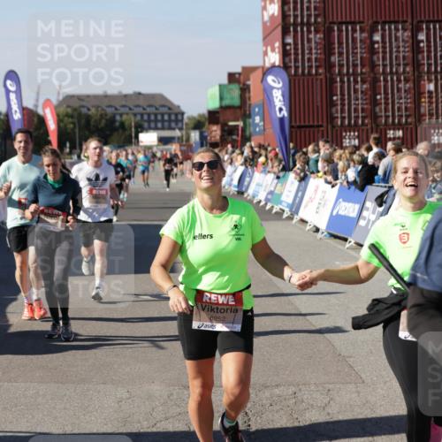 03.10.2025 - Köhlbrandbrückenlauf Jannik Wohlers http://msf.ph/oto/9071545 03.10.2025 13:15:10 Ziel 4090, 4244, 4282, 5173, 5186, 5737, 6189, 6249, 6252, 6370, 6454, 6591, 6810 meine-sportfotos.de