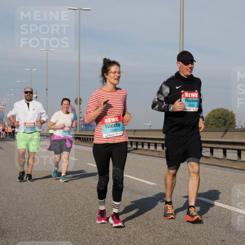 03.10.2025 - Köhlbrandbrückenlauf Fabian Wolf http://msf.ph/oto/9071549 03.10.2025 10:13:07 Position 3 2568, 2569 meine-sportfotos.de
