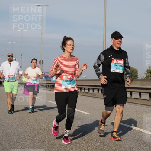 03.10.2025 - Köhlbrandbrückenlauf Fabian Wolf http://msf.ph/oto/9071560 03.10.2025 10:13:08 Position 3 2568, 2569 meine-sportfotos.de