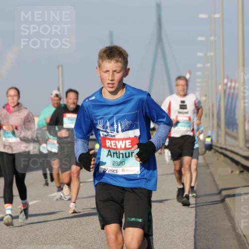 03.10.2025 - Köhlbrandbrückenlauf Jannik Wohlers http://msf.ph/oto/9071561 03.10.2025 09:49:45 Position 3 2920 meine-sportfotos.de