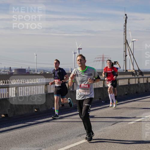 03.10.2025 - Köhlbrandbrückenlauf Michael Burmester http://msf.ph/oto/9071566 03.10.2025 12:36:36 Position 2 4105 meine-sportfotos.de