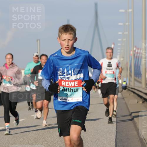03.10.2025 - Köhlbrandbrückenlauf Jannik Wohlers http://msf.ph/oto/9071570 03.10.2025 09:49:45 Position 3 2920 meine-sportfotos.de
