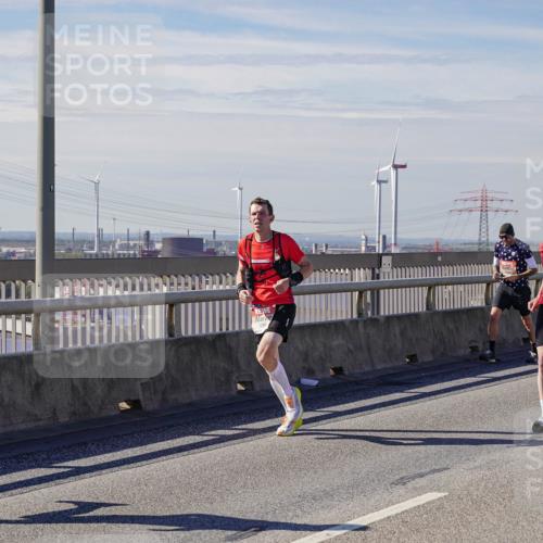 03.10.2025 - Köhlbrandbrückenlauf Michael Burmester http://msf.ph/oto/9071575 03.10.2025 12:36:37 Position 2 4115 meine-sportfotos.de