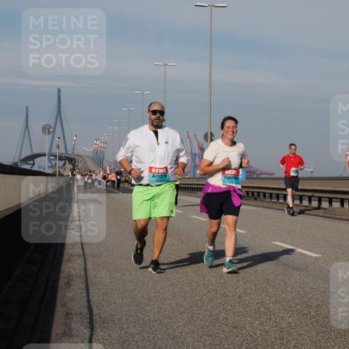 03.10.2025 - Köhlbrandbrückenlauf Fabian Wolf http://msf.ph/oto/9071584 03.10.2025 10:13:09 Position 3 3439, 3453 meine-sportfotos.de