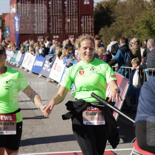 03.10.2025 - Köhlbrandbrückenlauf Jannik Wohlers http://msf.ph/oto/9071585 03.10.2025 13:15:11 Ziel 4090, 4244, 4282, 5173, 5186, 6189, 6249, 6252, 6370, 6454, 6591, 6773, 6810 meine-sportfotos.de