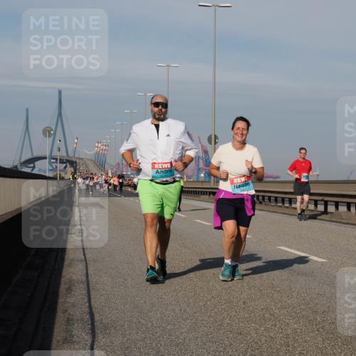 03.10.2025 - Köhlbrandbrückenlauf Fabian Wolf http://msf.ph/oto/9071594 03.10.2025 10:13:09 Position 3 3439, 3453 meine-sportfotos.de