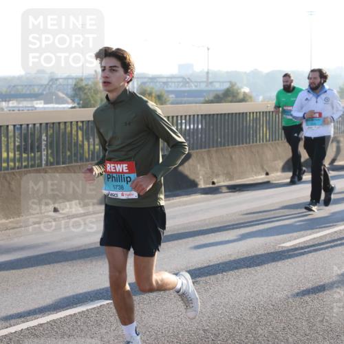 03.10.2025 - Köhlbrandbrückenlauf Lena Gebhardt http://msf.ph/oto/9071634 03.10.2025 09:24:40 Position 1 1738 meine-sportfotos.de