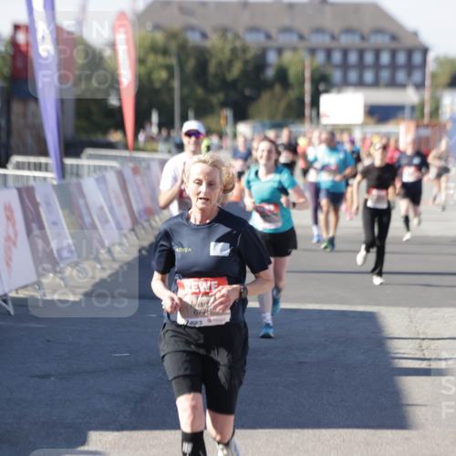 03.10.2025 - Köhlbrandbrückenlauf Jannik Wohlers http://msf.ph/oto/9071642 03.10.2025 13:15:15 Ziel 4090, 4610, 5186, 6189, 6249, 6252, 6370, 6591, 6773, 6790, 6810 meine-sportfotos.de